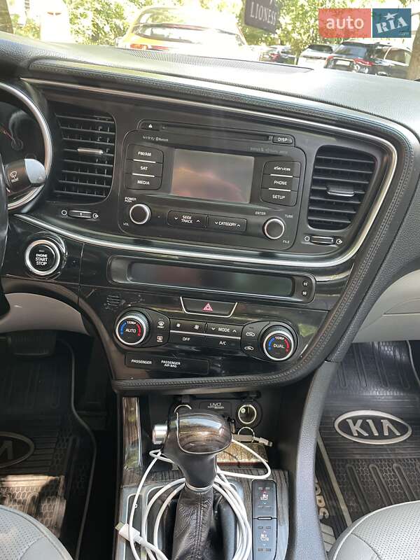 Седан Kia Optima 2013 в Львове