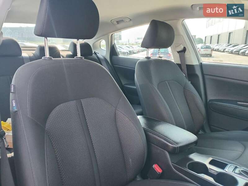 Седан Kia Optima 2017 в Львове