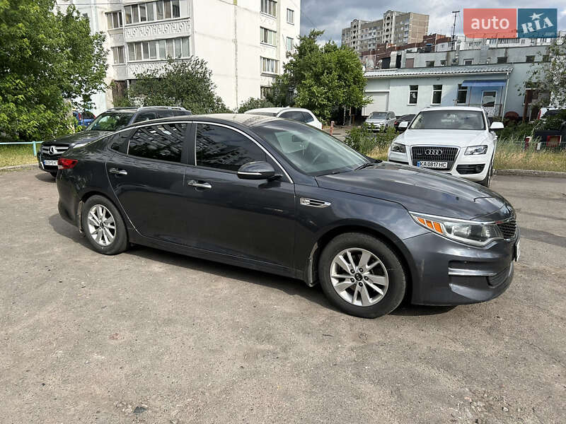 Седан Kia Optima 2017 в Киеве