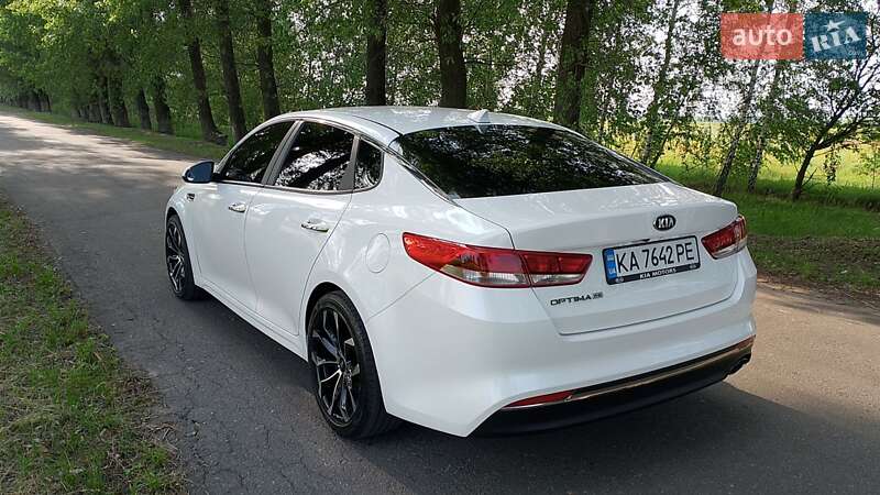 Седан Kia Optima 2016 в Бородянці