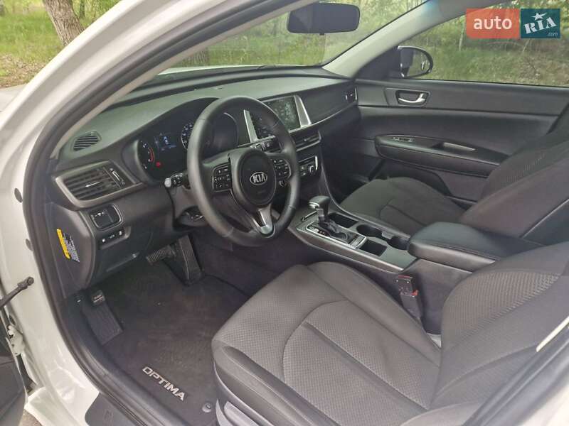 Седан Kia Optima 2016 в Бородянці