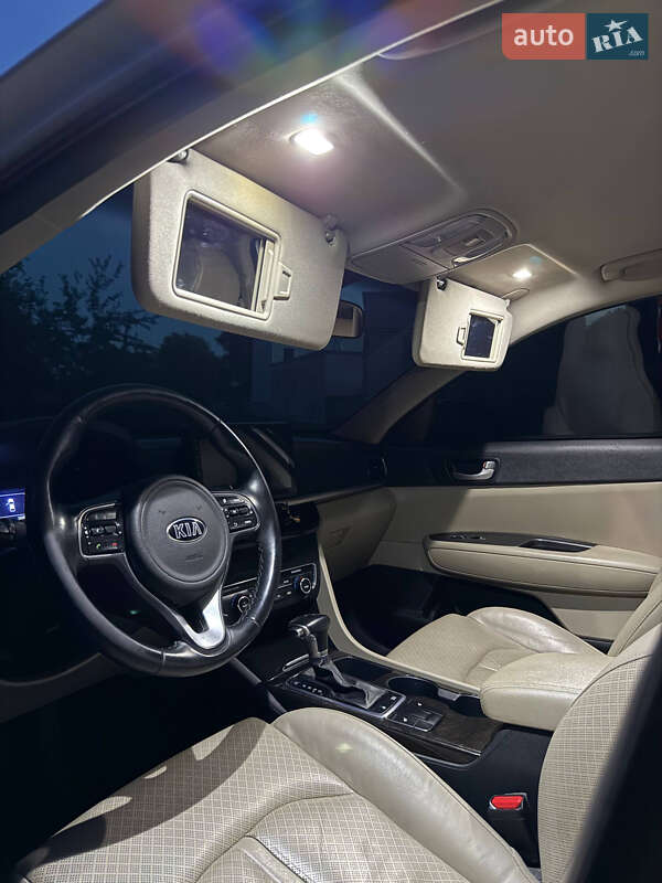 Седан Kia Optima 2016 в Кременчуге