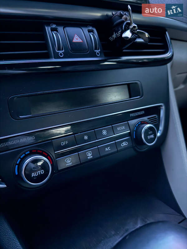 Седан Kia Optima 2016 в Кременчуге