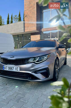 Седан Kia Optima 2017 в Івано-Франківську