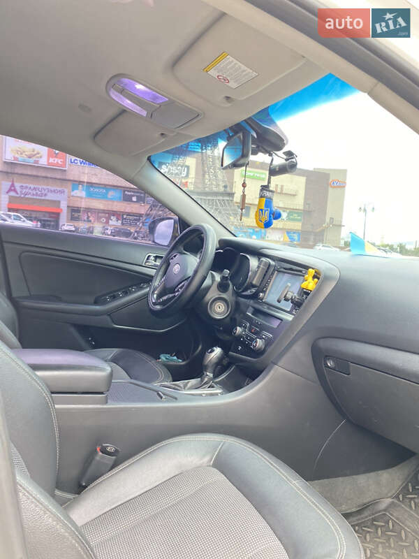 Седан Kia Optima 2011 в Харькове