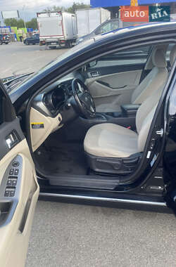Седан Kia Optima 2012 в 