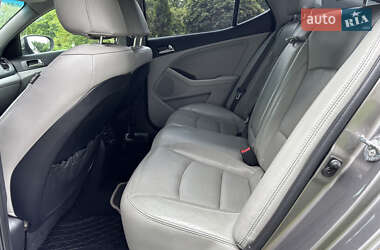 Седан Kia Optima 2012 в 