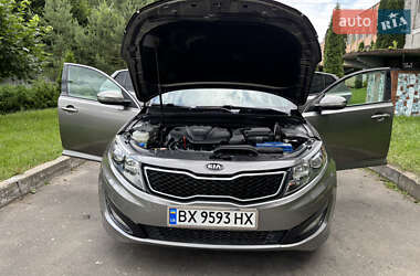 Седан Kia Optima 2012 в 