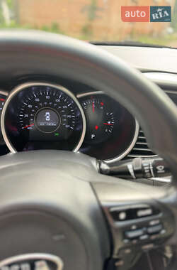 Седан Kia Optima 2014 в 