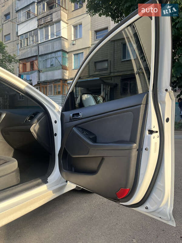 Седан Kia Optima 2015 в Покрове