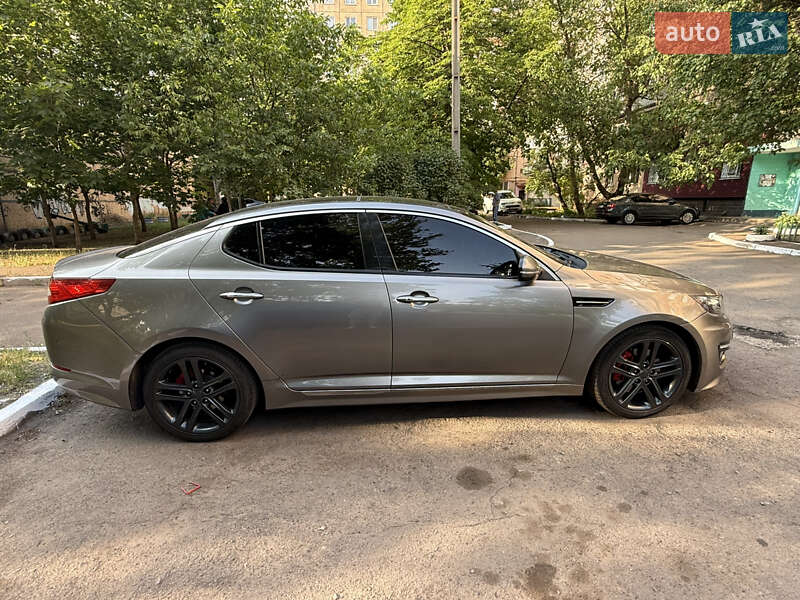 Седан Kia Optima 2013 в Кривом Роге