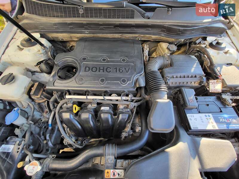 Седан Kia Optima 2011 в Житомире