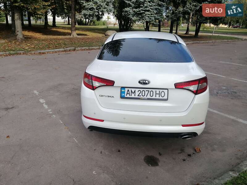 Седан Kia Optima 2011 в Житомире