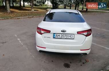 Седан Kia Optima 2011 в 