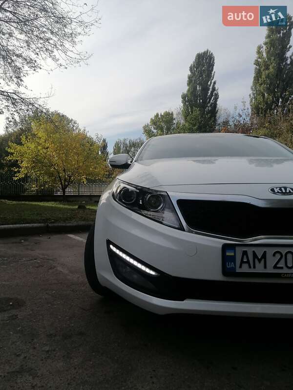Седан Kia Optima 2011 в Житомире