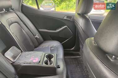 Седан Kia Optima 2012 в Киеве