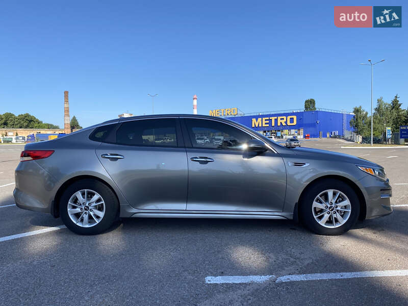 Седан Kia Optima 2017 в Житомире