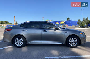 Седан Kia Optima 2017 в 