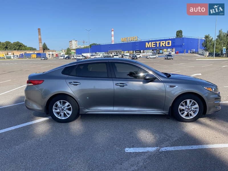 Седан Kia Optima 2017 в Житомире