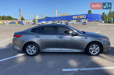 Седан Kia Optima 2017 в 