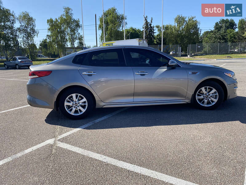 Седан Kia Optima 2017 в Житомире