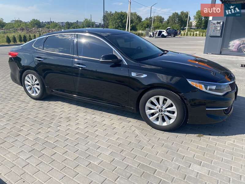 Седан Kia Optima 2016 в Золочеві