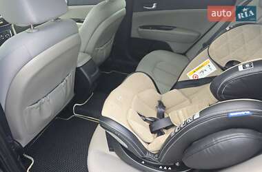 Седан Kia Optima 2016 в 