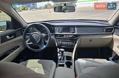 Седан Kia Optima 2016 в 