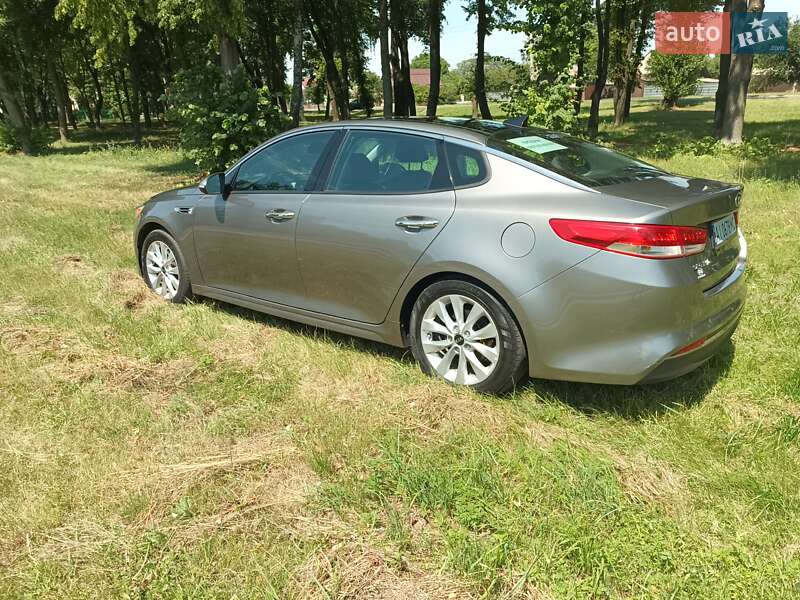 Седан Kia Optima 2017 в Киеве