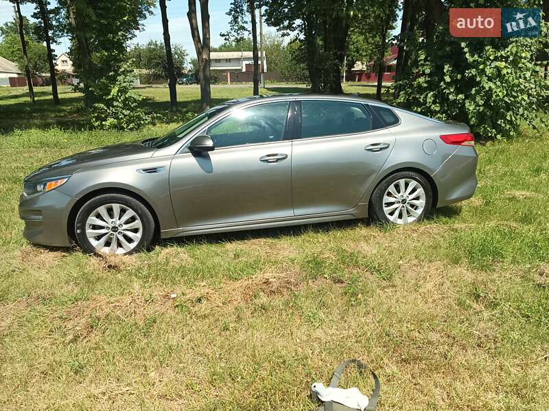 Седан Kia Optima 2017 в Киеве
