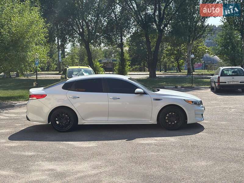 Седан Kia Optima 2016 в Запорожье