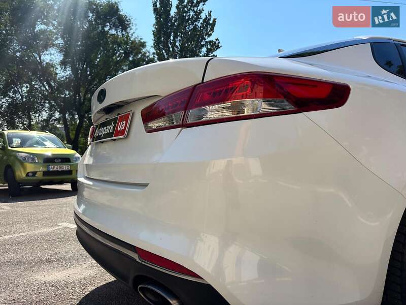 Седан Kia Optima 2016 в Запорожье
