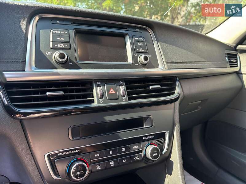 Седан Kia Optima 2016 в Запорожье