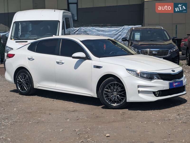 Седан Kia Optima 2017 в Киеве