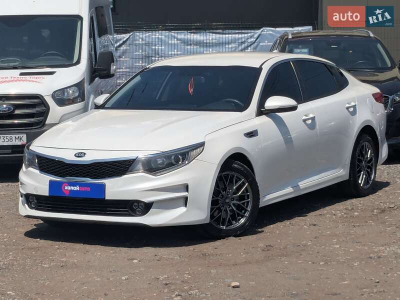 Седан Kia Optima 2017 в Киеве