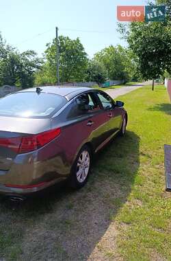 Седан Kia Optima 2013 в 