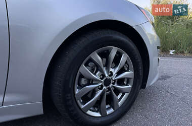 Седан Kia Optima 2013 в 