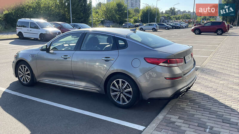 Седан Kia Optima 2018 в Киеве