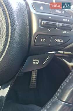 Седан Kia Optima 2015 в 