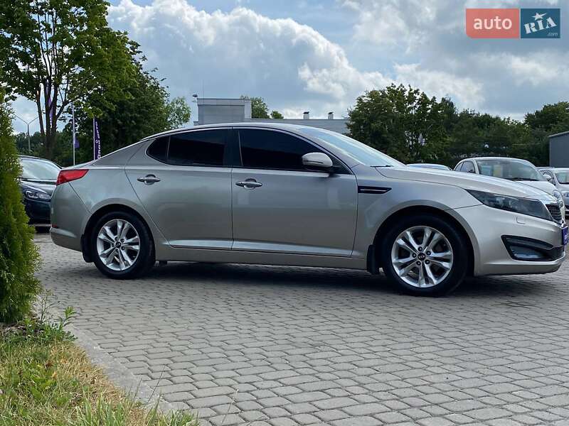Седан Kia Optima 2012 в Львове