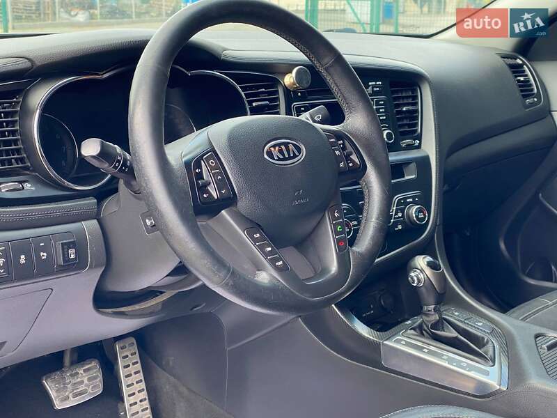 Седан Kia Optima 2012 в Львове