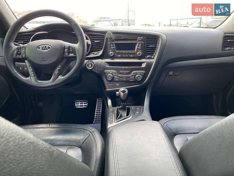 Седан Kia Optima 2012 в Львове