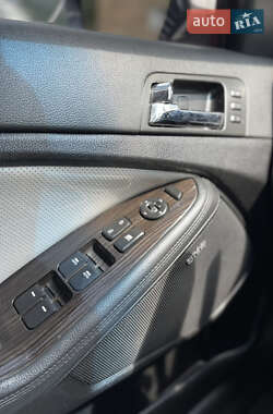 Седан Kia Optima 2012 в 