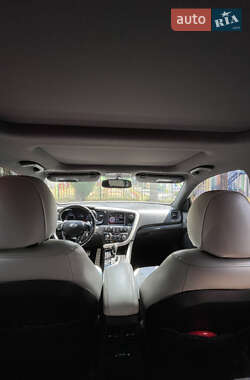 Седан Kia Optima 2012 в 