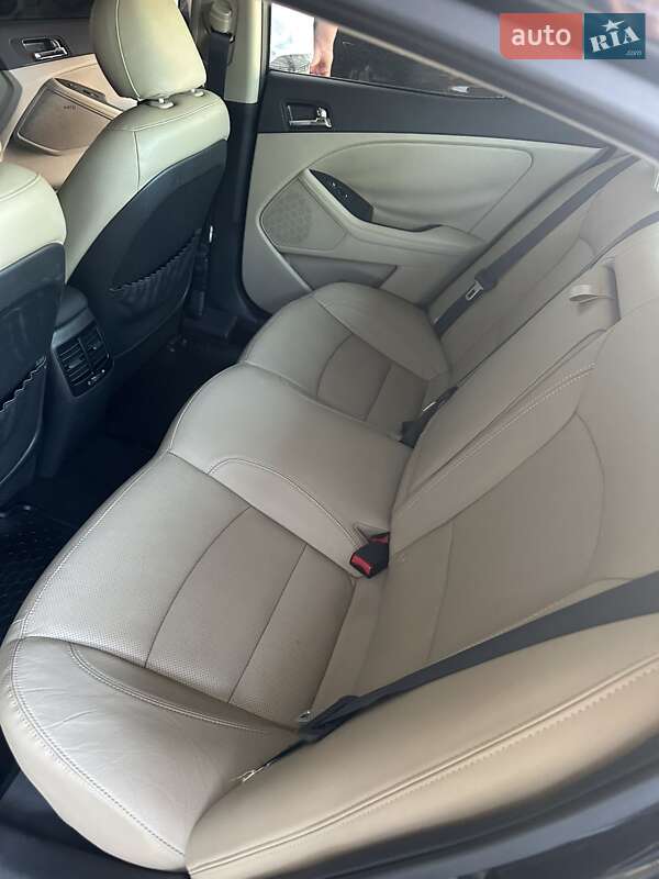 Седан Kia Optima 2013 в Одесі