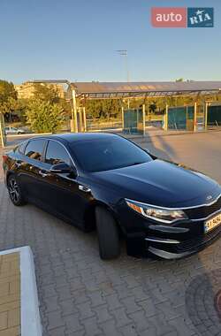 Седан Kia Optima 2017 в Киеве