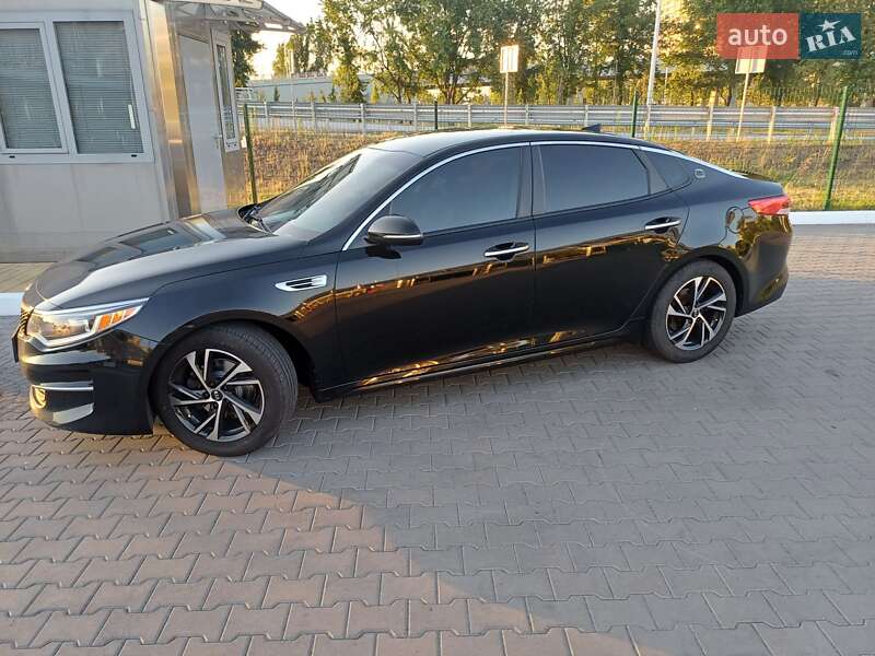 Седан Kia Optima 2017 в Києві