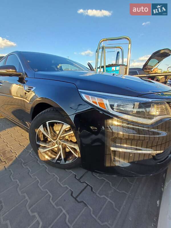 Седан Kia Optima 2017 в Києві