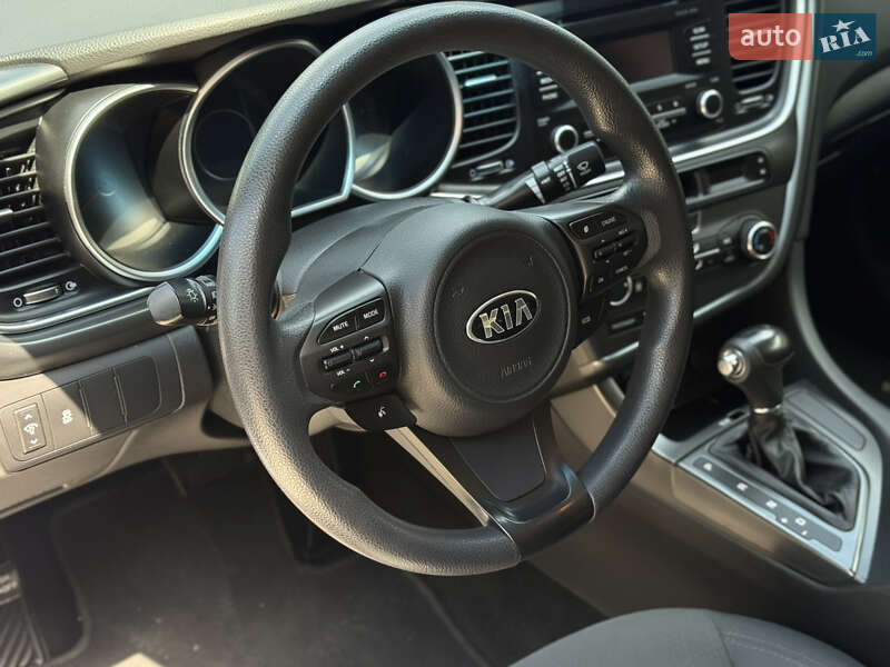 Седан Kia Optima 2015 в Ивано-Франковске