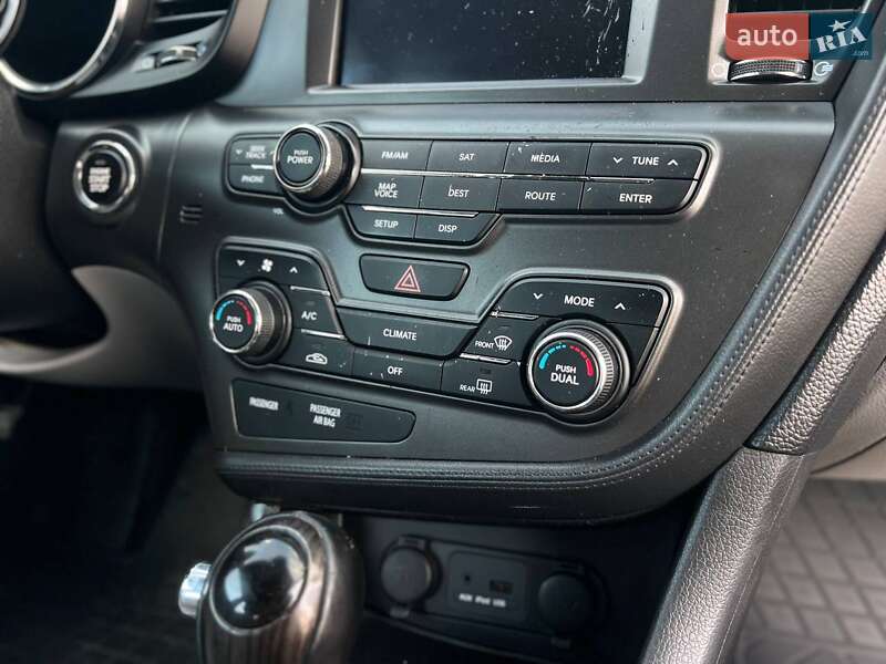 Седан Kia Optima 2012 в Запорожье